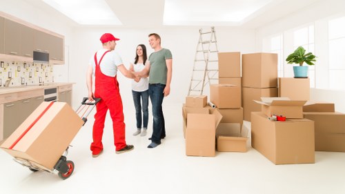 Man and van helping with flat relocation in Tottenhamhale